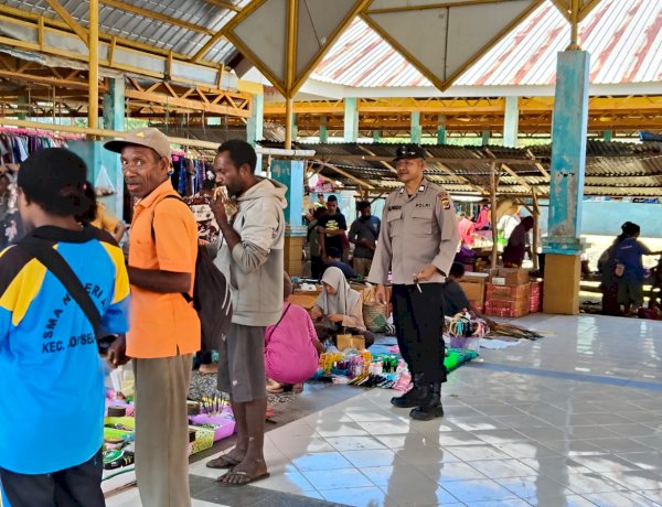 Polsek Alor Selatan Gelar Patroli Pengamanan Pasar Kelaisi Timur, Pastikan Aktivitas Masyarakat Berjalan Aman dan Kondusif