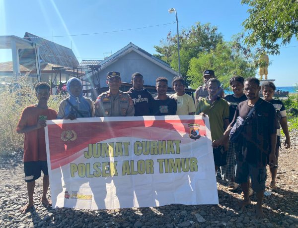 Polsek Alor Timur Gelar Jumat Curhat di Desa Maritaing, Bahas Kamtibmas, Cuaca Ekstrem, dan Pelayanan SKCK