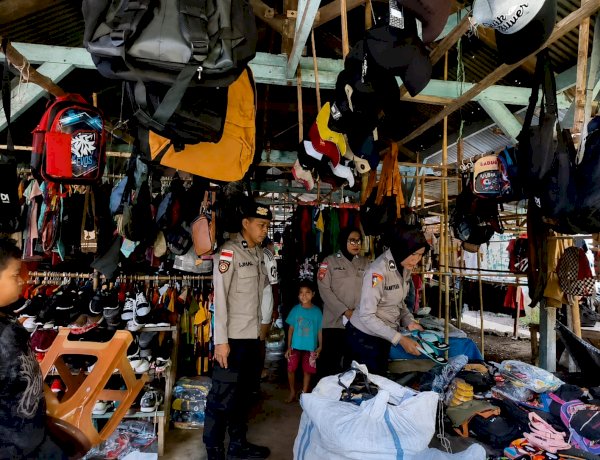 POLSEK ABAD INTENSIFKAN PATROLI DAN PENGAMANAN PASAR RAKYAT MORU, WUJUDKAN SITUASI KAMTIBMAS YANG AMAN DAN KONDUSIF