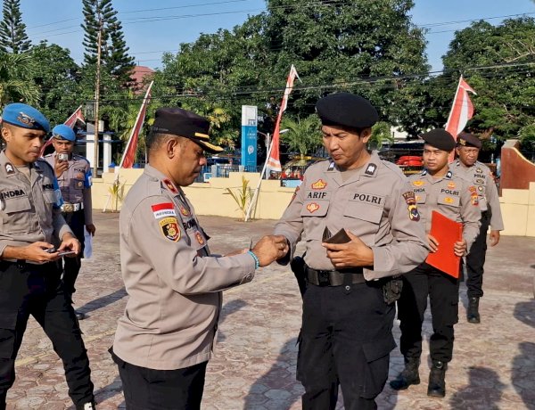 Waka Polres Alor Perkuat Disiplin Personel Melalui Pemeriksaan Sikap Tampang dan Kelengkapan Administrasi