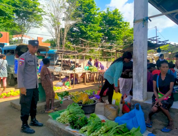 Polsek Alor Selatan Intensifkan Patroli Pengamanan Pasar Kelaisi Timur, Aktivitas Masyarakat Berjalan Aman dan Lancar