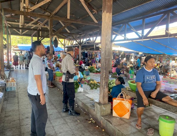 Patroli Dialogis di Pasar Maritaing, Polsek Alor Timur Perkuat Keamanan dan Kamtibmas