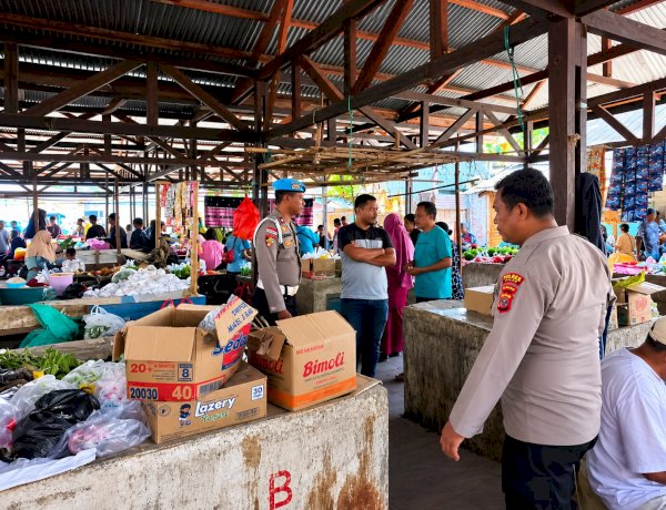 Polsek Abad Gelar Patroli dan Pengamanan Pasar Rakyat Moru, Jaga Kamtibmas Tetap Kondusif