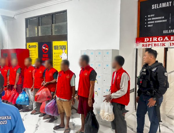 Tim URC Polres Alor Kawal Pergeseran Tahanan Kasus Penganiayaan ke Lapas Kelas II B Kalabahi