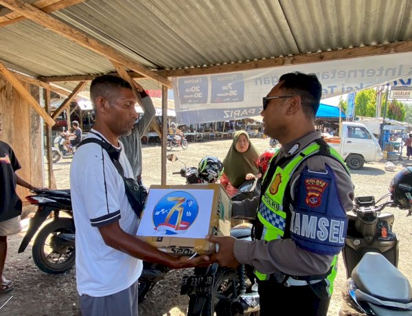 Satlantas Polres Alor Salurkan Bansos kepada Ojek Pangkalan dan Ojek Online Sambut Hari Lalu Lintas Bhayangkara ke-71