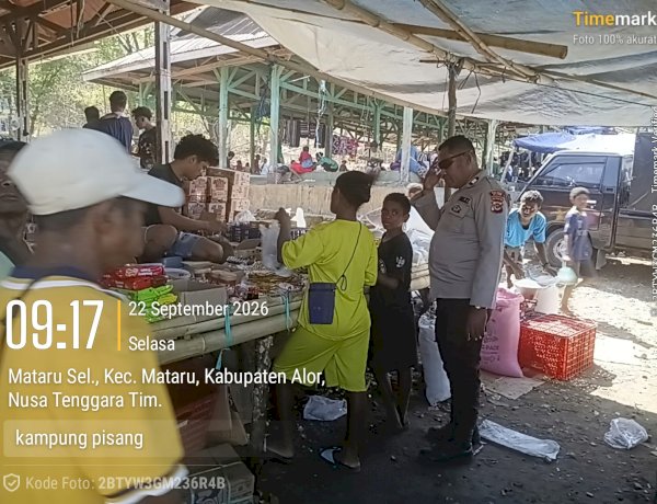 Patroli di Pasar Kalunan, Polsubsektor Mataru Sampaikan Imbauan Kamtibmas