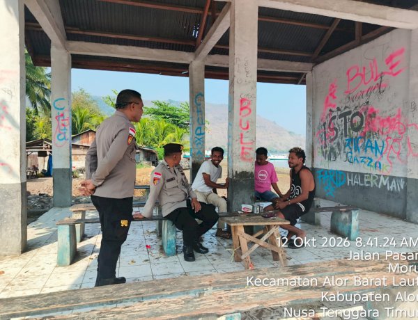 Polsek Abad Gelar Patroli di Pasar Rakyat Moru, Ajak Masyarakat Jaga Kamtibmas