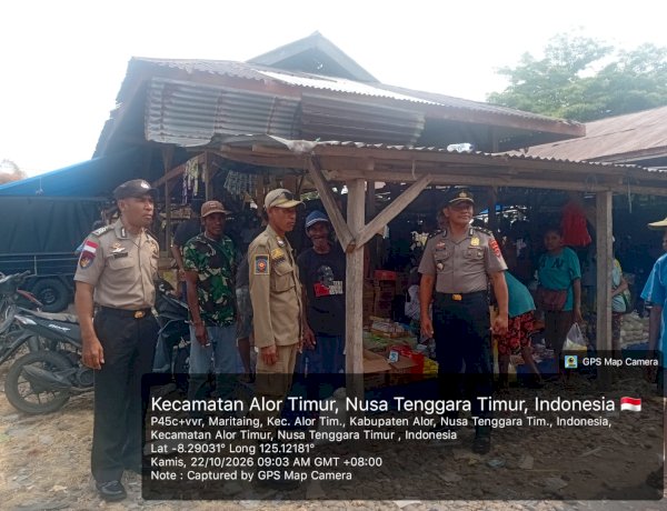 WAKAPOLSEK ALOR TIMUR PIMPIN PATROLI DIALOGIS DI PASAR MARITAING, IMBAU WARGA HINDARI MIRAS