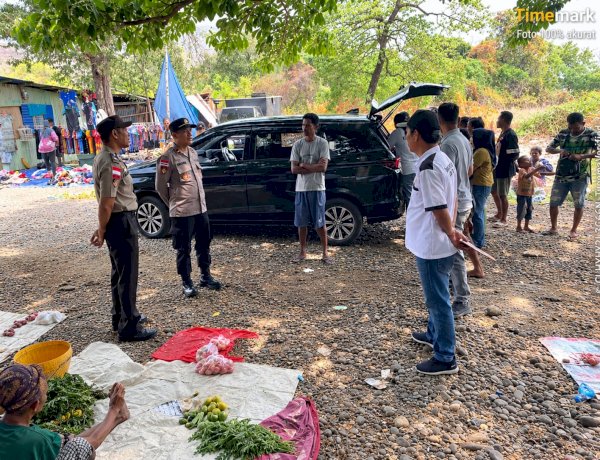 Ciptakan Rasa Aman di Pasar Rakyat Maritaing, Polsek Alor Timur Gelar Patroli Dialogis