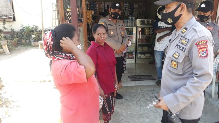 Himbauan dan Pembagian Masker Gratis Oleh  Sat Binmas Polres Alor