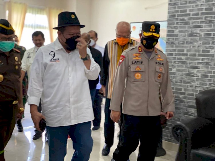 Kapolda NTT Sambut Kedatangan Ketua DPD RI di Kupang
