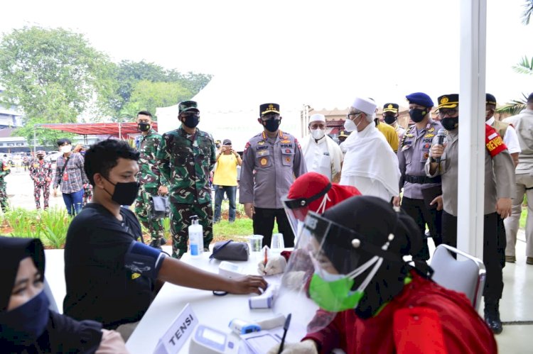 Ditarget 4.500 Orang, TNI-Polri Gelar Vaksinasi Massal Bareng Islam Rabithah Alawiyah di Cibis Park