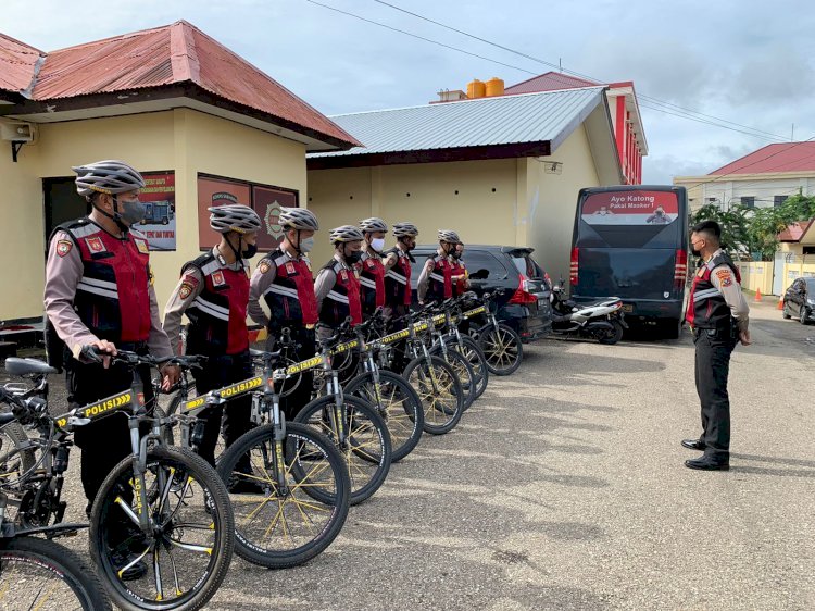 Ditsamapta Polda NTT Gelar Patroli Bersepeda, Ingatkan Masyarakat Kota Kupang Taat Prokes