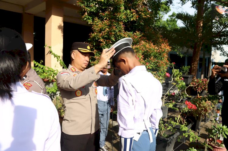 Kapolres Alor Pimpin Pelantikan Patroli Keamanan Sekolah Angkatan ke IV di SMA Negeri 1 Kalabahi