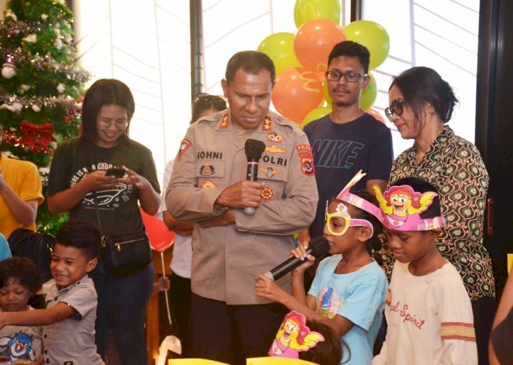 Berbagi Kasih, Kapolda NTT Adakan Natal Bersama Anak Jalanan di Kota Kupang