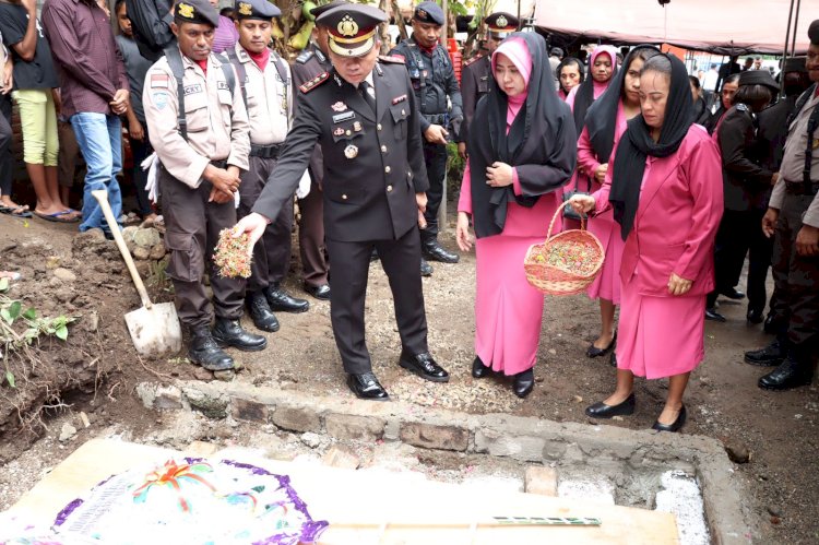 Kapolres Alor Pimpin Upacara Pemakaman Anggotanya