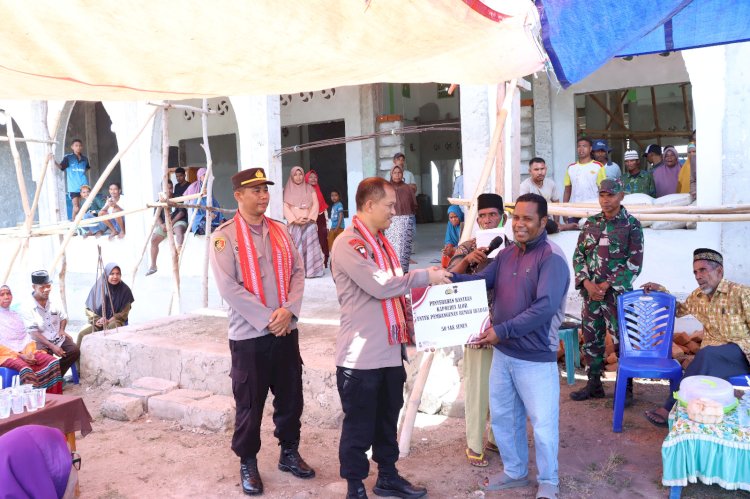 Kapolres Alor Berikan Bantuan untuk Rumah Ibadah Masjid Al-Munawarah Desa Pandai dan Sosialisasi Pemilu Damai