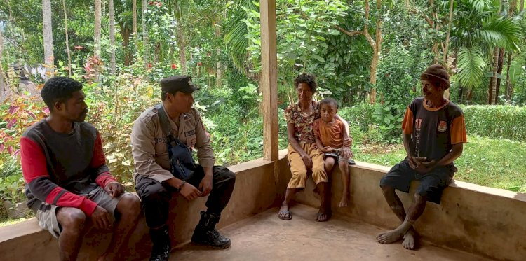 Kanit Binmas Polsek Alor Selatan Himbau Warga Jaga Keamanan dan Sambut Rekrutmen Anggota Polri