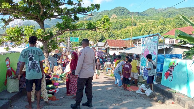 Polsek Pantar.Polsubsektor Pantar Timur Lakukan Patroli dan Himbauan di Pasar Tradisional Bakalang