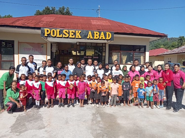 Olah Raga Bersama Polsek Alor Barat Daya dan Bhayangkari Ranting Abad Serta Anak-Anak TK dan Paud di Halaman Mapolsek Alor Barat Daya