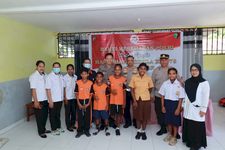 Jelang Hari Bhayangkara Ke-78, Dokkes Polres Alor Gelar Bakti Kesehatan di SLB Negeri Alor