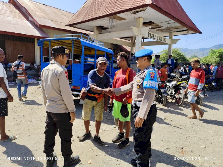 Polsek Alor Timur Laut Lakukan Patroli dan Himbauan Kamtibmas di Pasar Rakyat Nailang