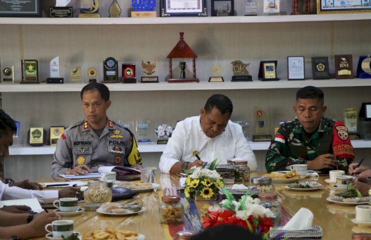 Kapolres Alor Hadiri Rapat Koordinasi FKUB dan Forkopimda: Persiapan Pemilihan Umum Kepala Daerah Kab. Alor 2024