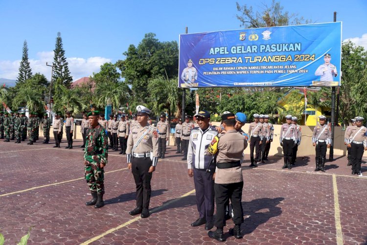 Kapolres Alor Pimpin Apel Gelar Pasukan Operasi Zebra Turangga 2024 dalam Rangka Ciptakan Keamanan Lalu Lintas Jelang Pelantikan Presiden Terpilih