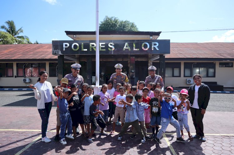 Polisi Sahabat Anak, Polres Alor Terima Kunjungan dari Murid TK Cermin Multicultural School