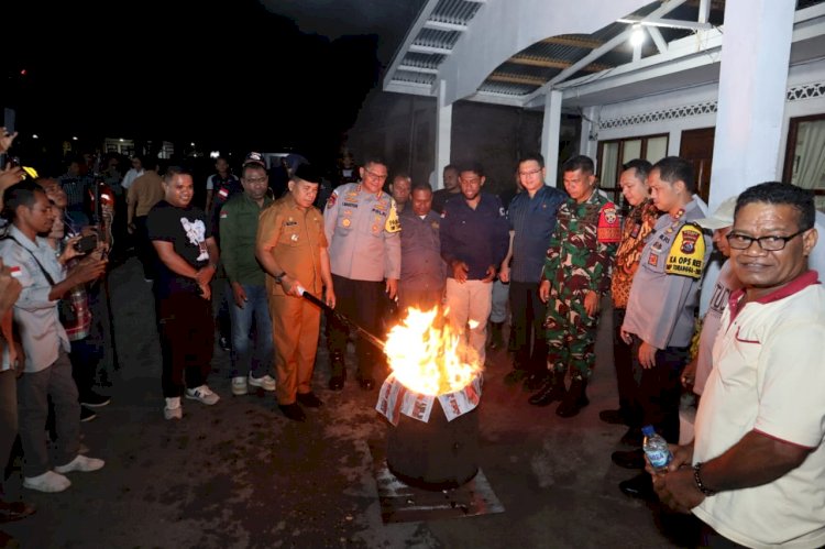 Kapolres Alor Hadiri Pemusnahan Kelebihan Surat Suara Pilkada Serentak 2024 oleh KPU Kabupaten Alor