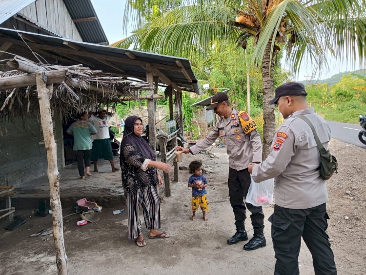 Polsek Pantar Bagikan Takjil Gratis Meriahkan Bulan Suci Ramadhan 1446 H