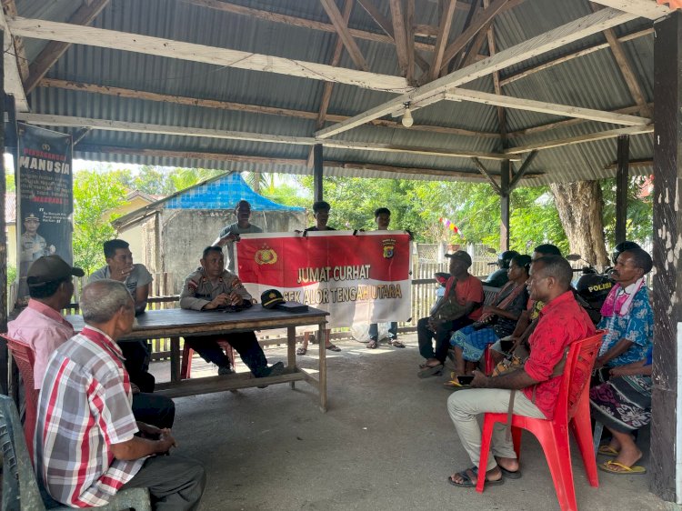 Apresiasi Warga Alimmebung untuk Polsek Alor Tengah Utara dalam Kegiatan Jumat Curhat
