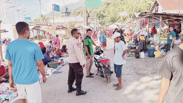 Polsubsektor Pantar Timur Gelar Patroli Dialogis di Pasar Bakalang