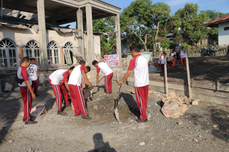 Polres Alor Gelar Bakti Sosial Bersih-Bersih Tempat Ibadah Sambut Hari Bhayangkara ke-79