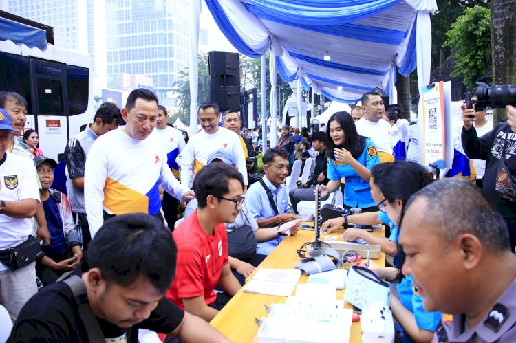 Kapolri Hadiri CFD Bhayangkara Sport Day, Sapa Warga di Bundaran HI