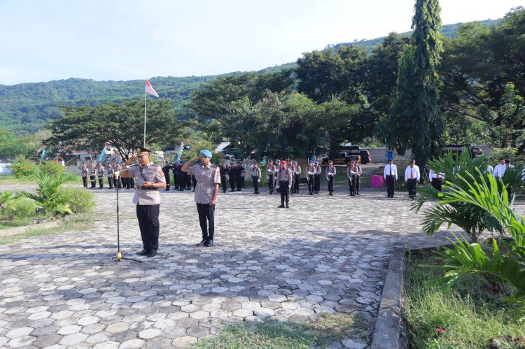 Kapolres Alor Pimpin Ziarah Rombongan di TMP Malua Galiau dalam Rangka Hari Bhayangkara ke-79