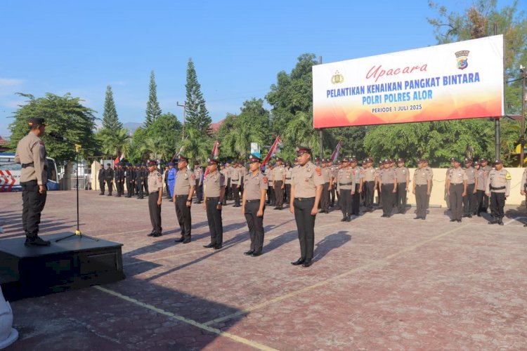 Kapolres Alor Pimpin Upacara Kenaikan Pangkat 26 Personel Bintara Polri Periode 1 Juli 2025