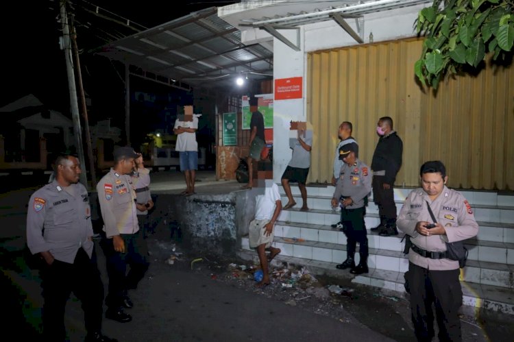 Personel Polres Alor Laksanakan Patroli KRYD di Kecamatan Teluk Mutiara