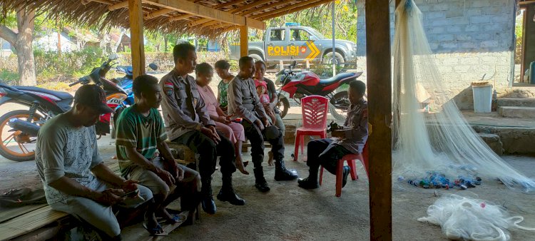 Kanit Binmas Polsek Alor Timur Ajak Warga Kolana Utara Jaga Kamtibmas Lewat Patroli Dialogis