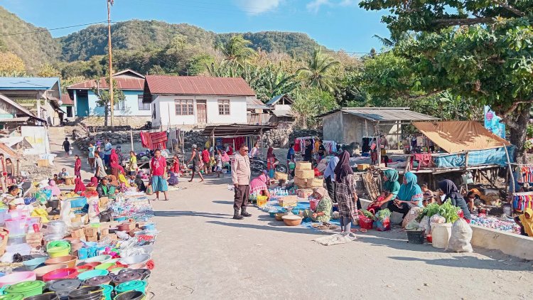 Polsek Pantar Timur Gelar Patroli dan Himbauan di Pasar Tradisional Bakalang