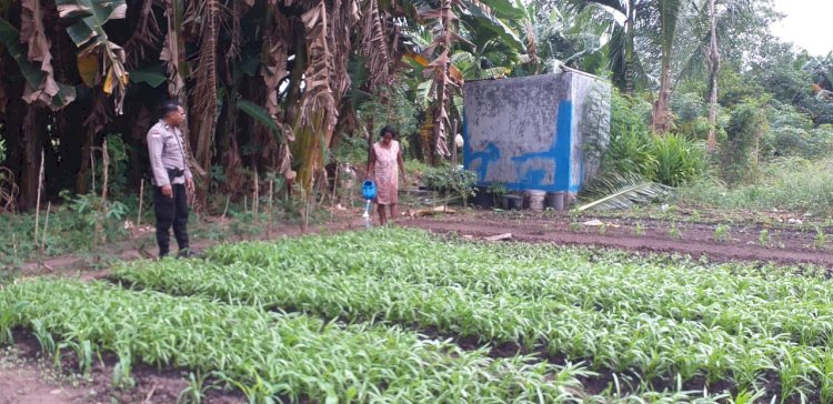 Bhabinkamtibmas Desa Petleng Laksanakan Sambang dan Patroli Dialogis Jaga Kamtibmas