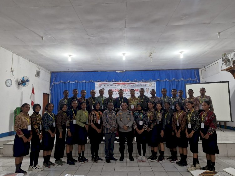 Wakapolres Alor Beri Motivasi dan Materi Bela Negara untuk Calon Paskibraka 2025