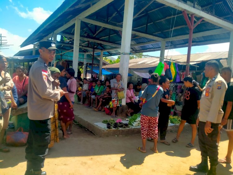 Polsek Alor Selatan Gelar Patroli Pengamanan Pasar di Kelaisi Timur, Aktivitas Warga Berjalan Aman
