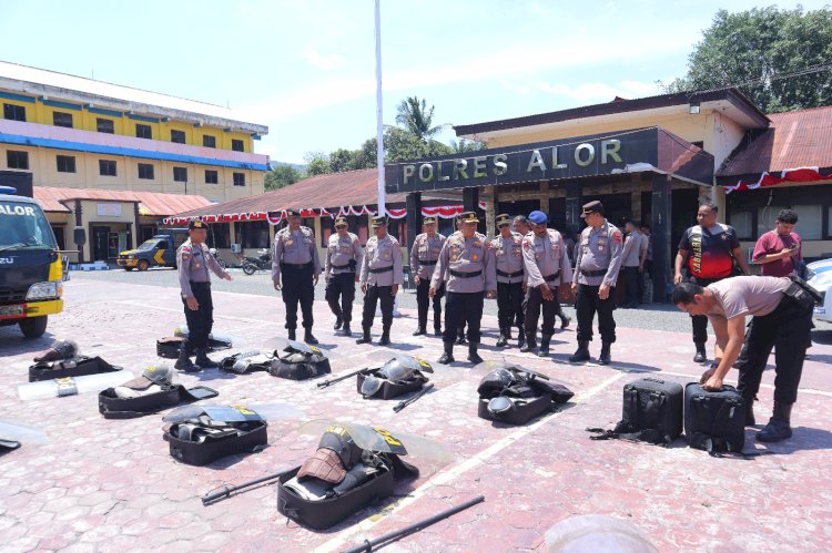Kapolres Alor Pimpin Pengecekan Kesiapan Perlengkapan Alut dan Alsus Polres Alor