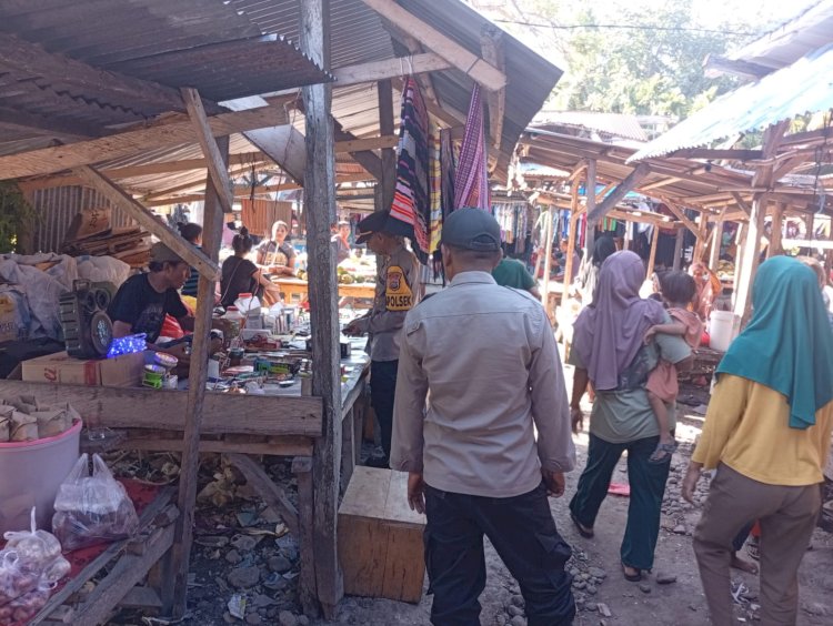 Wujudkan Pasar Aman, Polsek Pantar Gelar Patroli Dialogis di Pasar Kabir