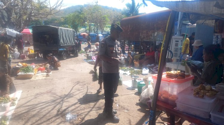 Kanit Bimas Polsek Abal Sambangi Pedagang Pasarr Kecil, Ajak Jaga Kamtibmas