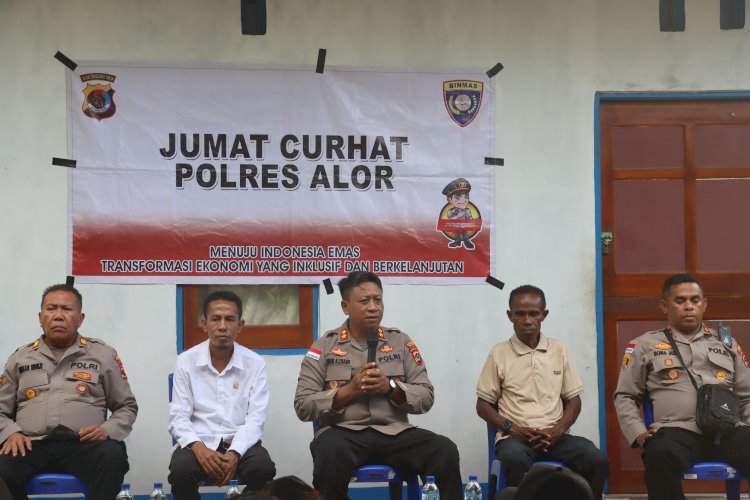 Kapolres Alor Gelar Jumat Curhat di Welai Barat, Warga Sampaikan Aspirasi dan Keluhan