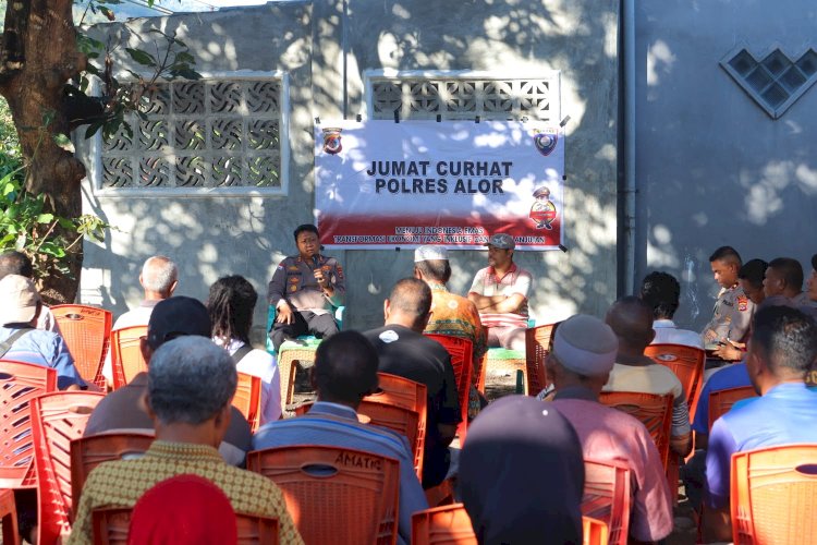 Kapolres Alor Gelar Jumat Curhat di Desa Motongbang, Warga Sampaikan Aspirasi soal Keamanan dan Permasalahan Kenakalan Remaja 