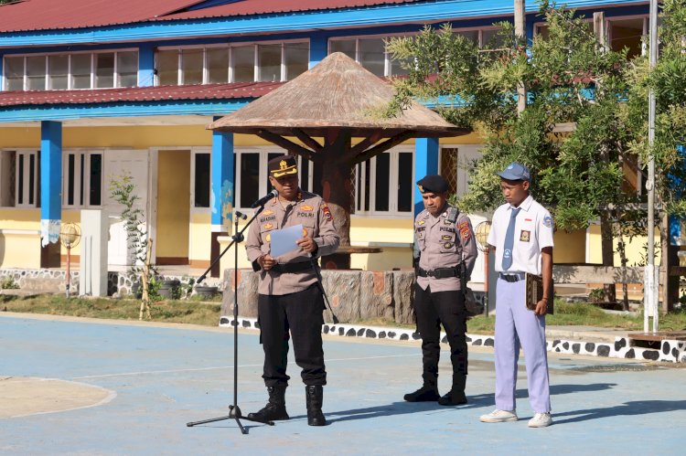 Kapolres Alor Pimpin Upacara di SMAK St. Yoseph Kalabahi