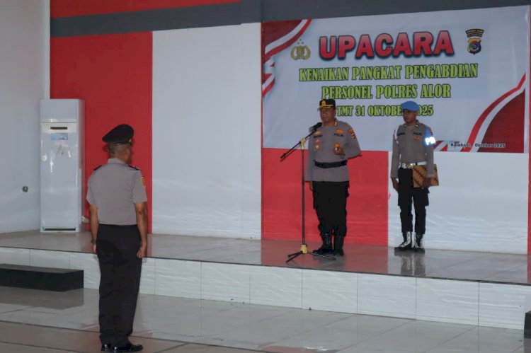 Kapolres Alor Pimpin Upacara Korps Raport Kenaikan Pangkat Pengabdian Personel Polres Alor